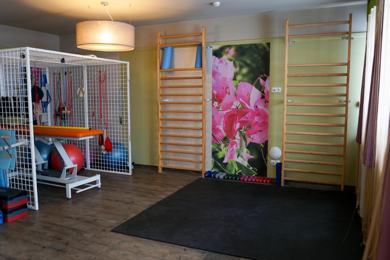 Hotel Olivia Medical Spa Skomielna Czarna Bagian luar foto