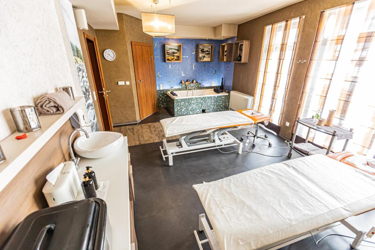 Hotel Olivia Medical Spa Skomielna Czarna Bagian luar foto