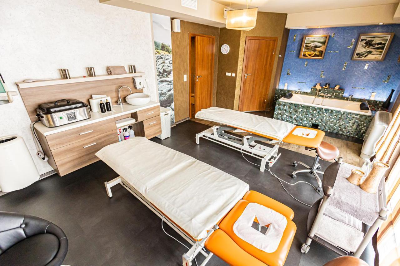Hotel Olivia Medical Spa Skomielna Czarna Bagian luar foto