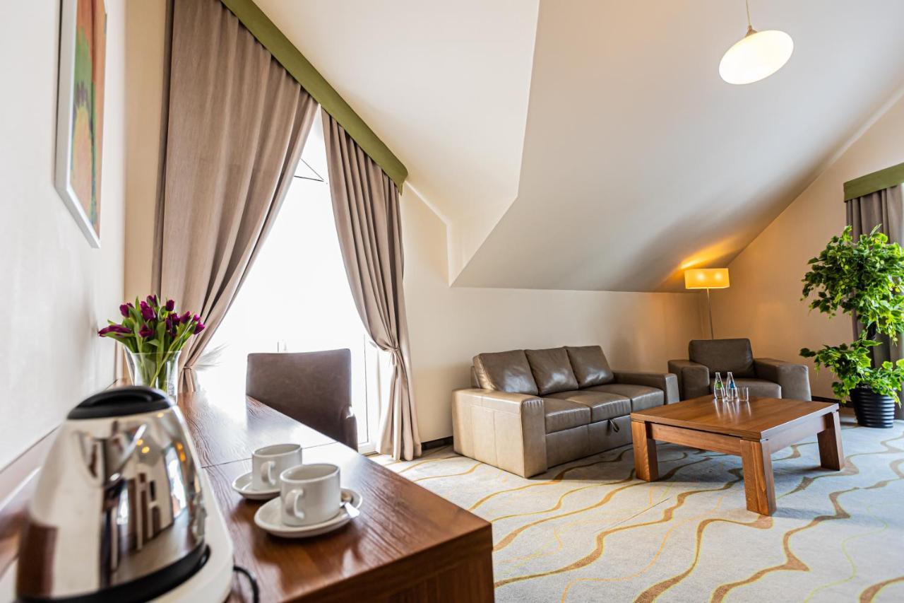 Hotel Olivia Medical Spa Skomielna Czarna Bagian luar foto