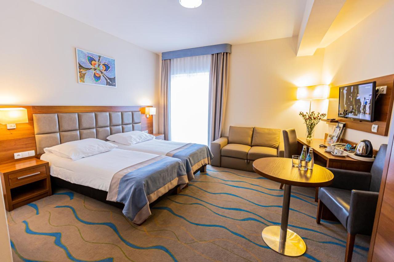 Hotel Olivia Medical Spa Skomielna Czarna Bagian luar foto