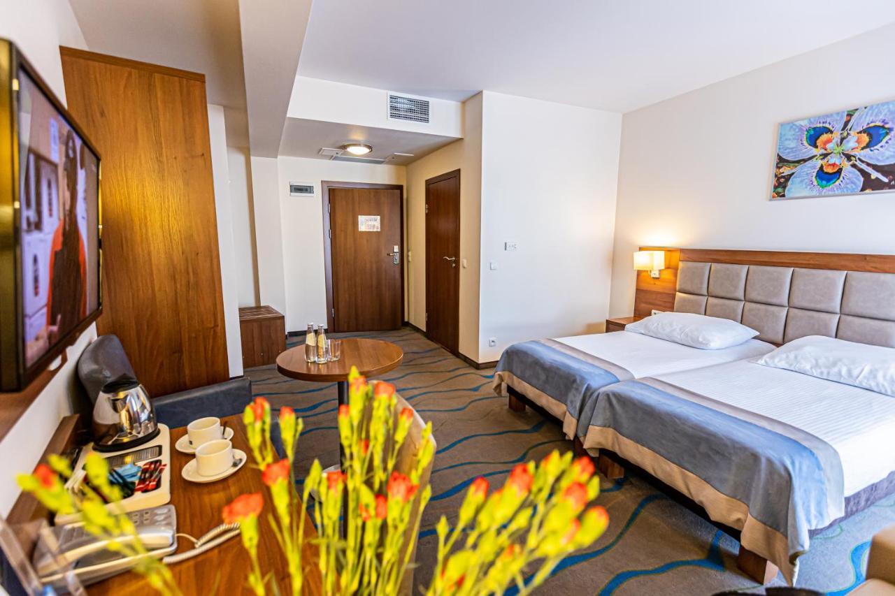 Hotel Olivia Medical Spa Skomielna Czarna Bagian luar foto