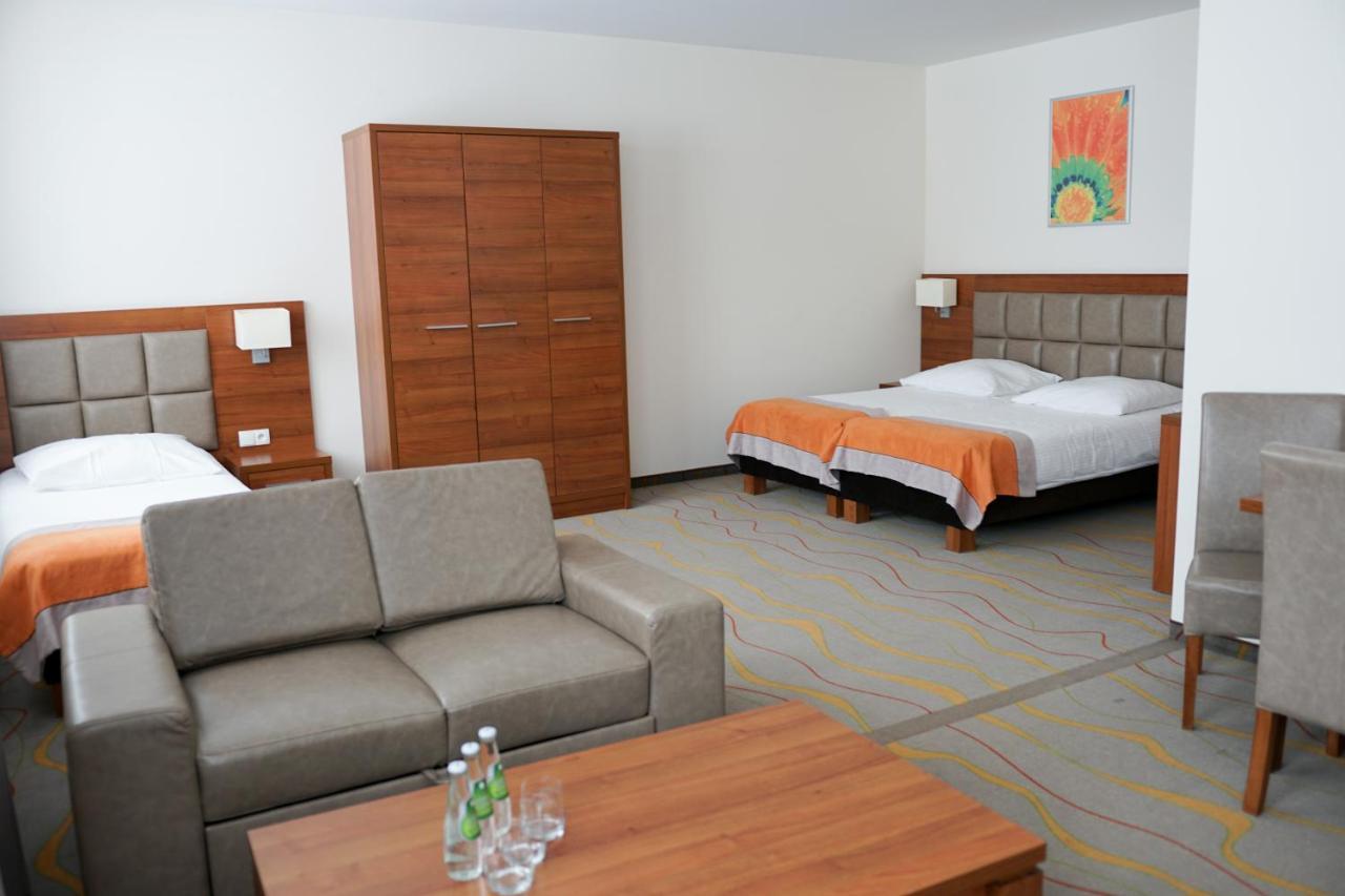 Hotel Olivia Medical Spa Skomielna Czarna Bagian luar foto
